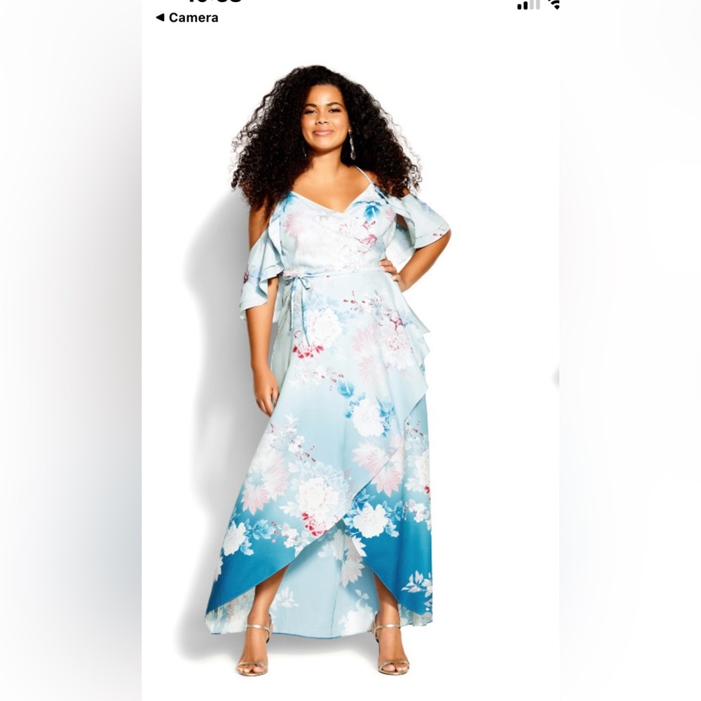 City Chic gorgeous maxi dress NWT. Cold shoulder flutter sleeves. 14/16W